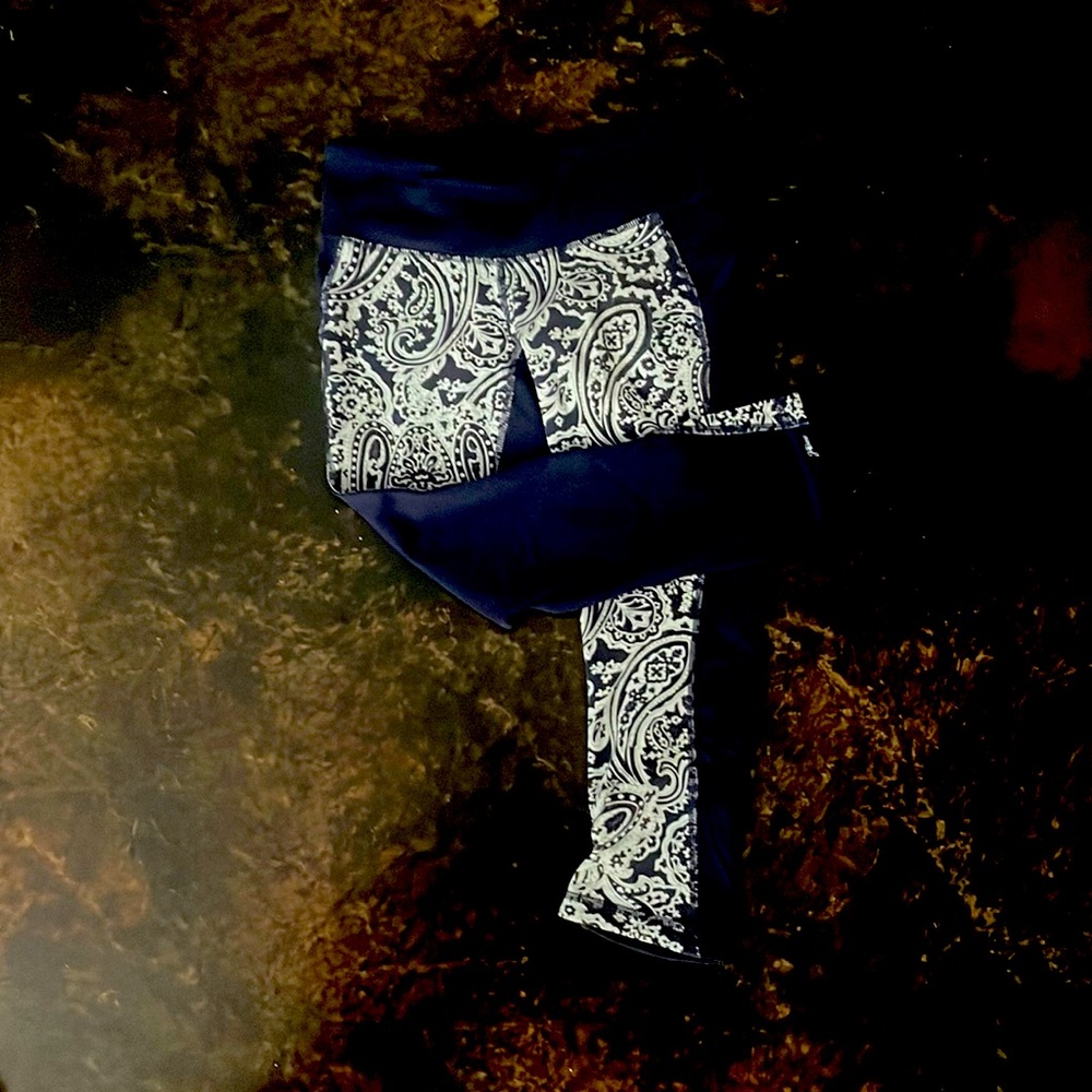 White and navy blue floral design, new balance capris, size extra s-women’s